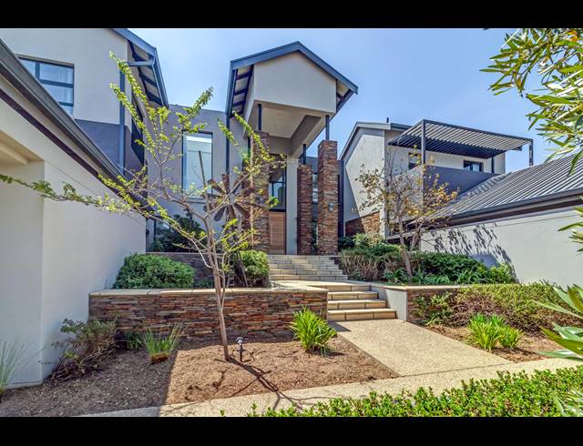 6 BEDROOM HOUSE FOR SALE IN STEYN CITY